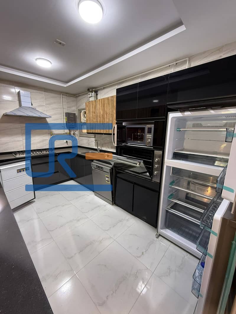 16 e7d0516f-2ab2-4d0d-8eae-036fe837912b. jpeg