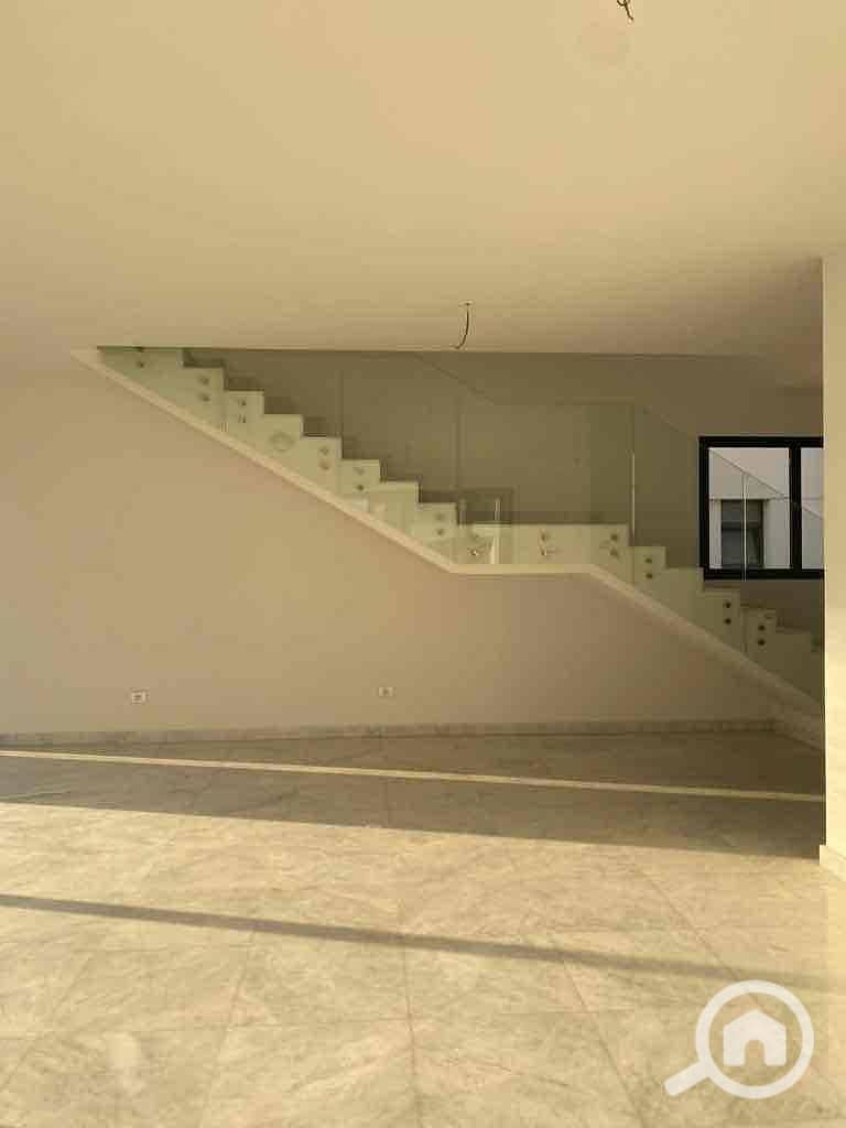 2 0859bbe9-ae4d-46e8-92eb-787280076337. jpg