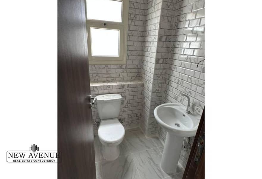 10 8f576905-da5e-4601-9ecf-9b0e7e7ba53a. jpg