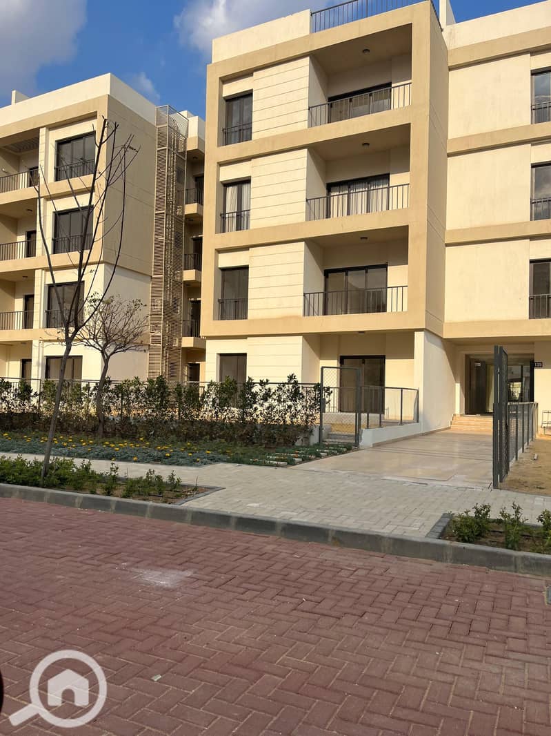 8 11e6da21-771f-4c8f-90d0-49e87fddea70. jpg