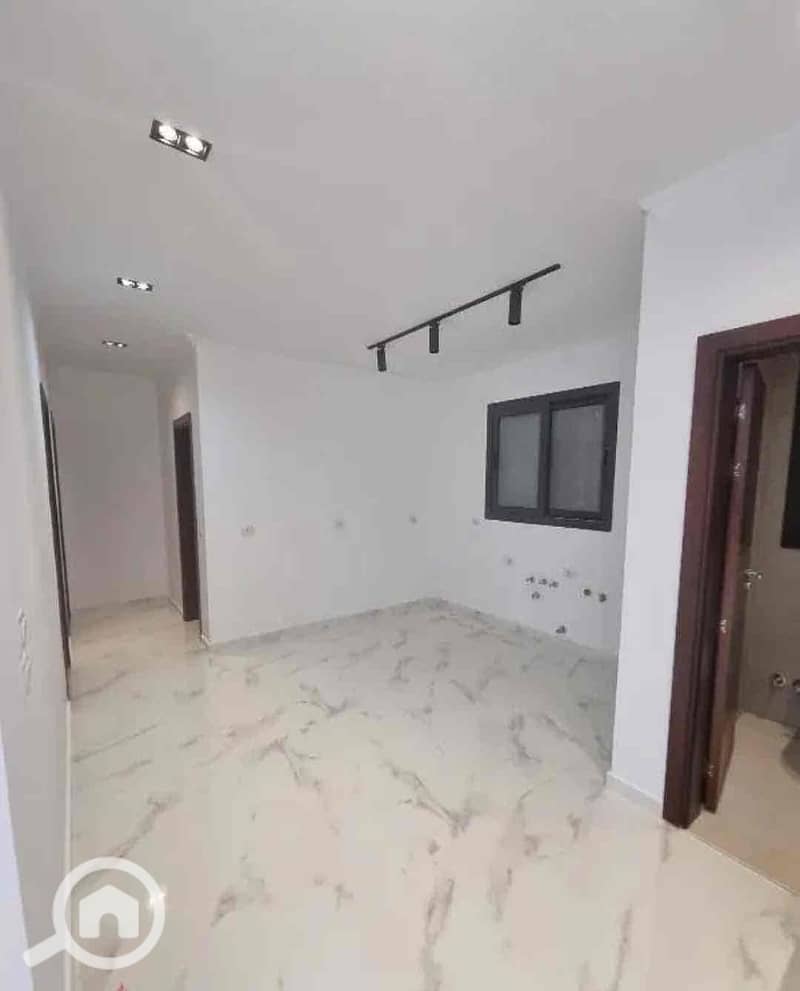 3 d0255855-8566-4e6b-834e-42b2b52a1b15. jpg