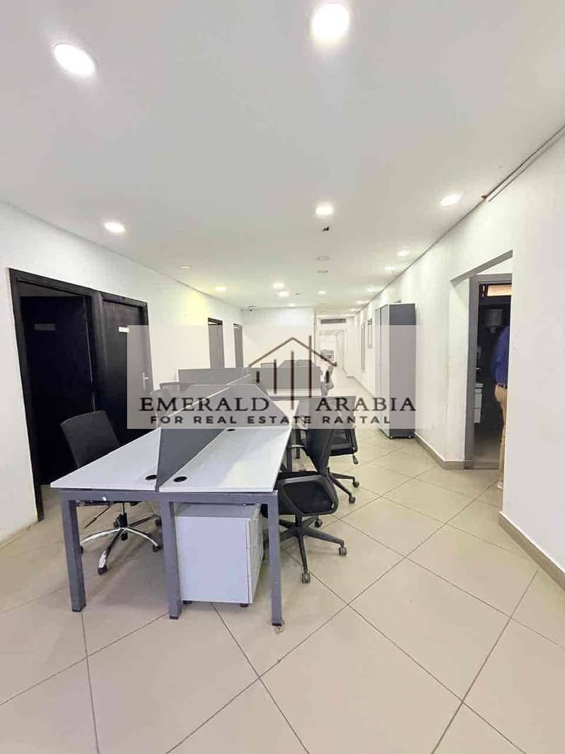 6 439f017b-504e-47c6-9d87-e05e3e0182ac. jpg