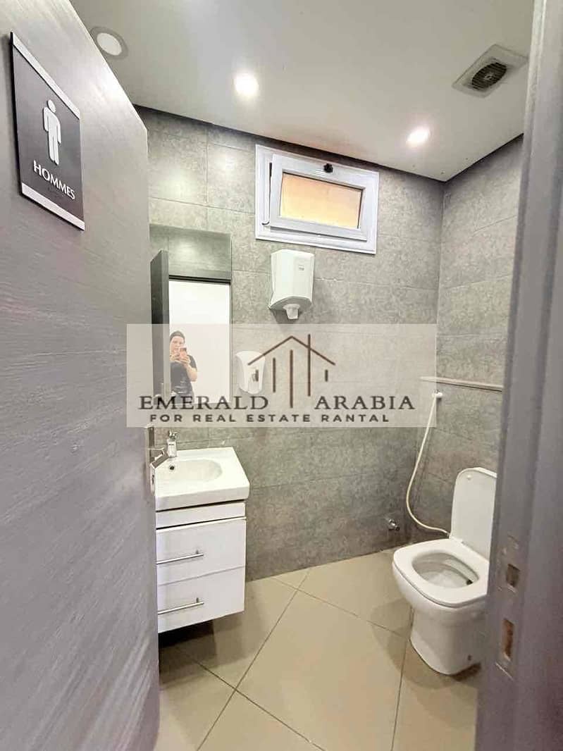 8 3f88767a-825c-46ac-91be-29158c167d76. jpg