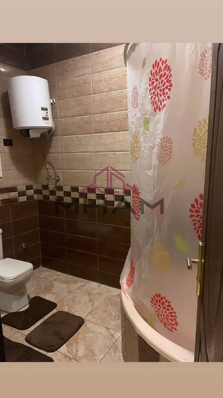 4 photo_5766947520461344167_y. jpg