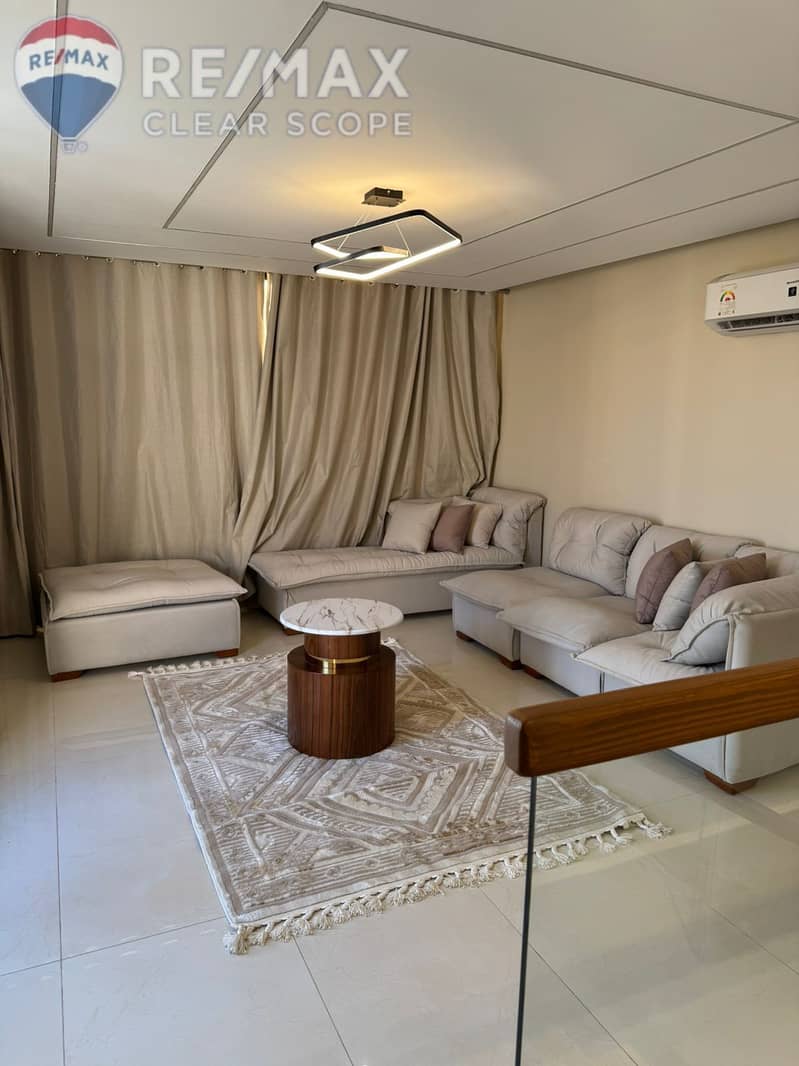 10 976f5f02-b818-4c17-893f-f81212815e90. jpg