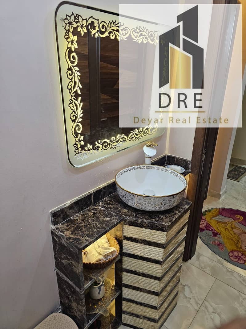 4 bc175c88-0a5f-45e4-9cbb-8d560fd4cf9d. jpg