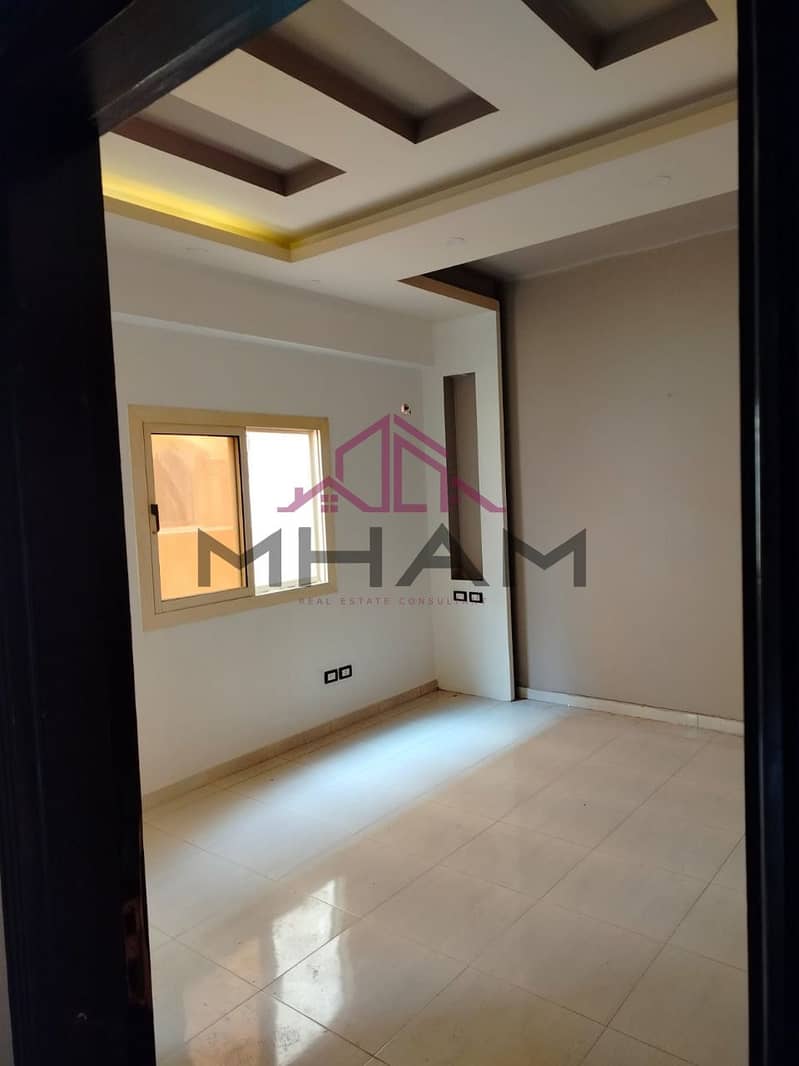 4 photo_5767325992979467463_y. jpg