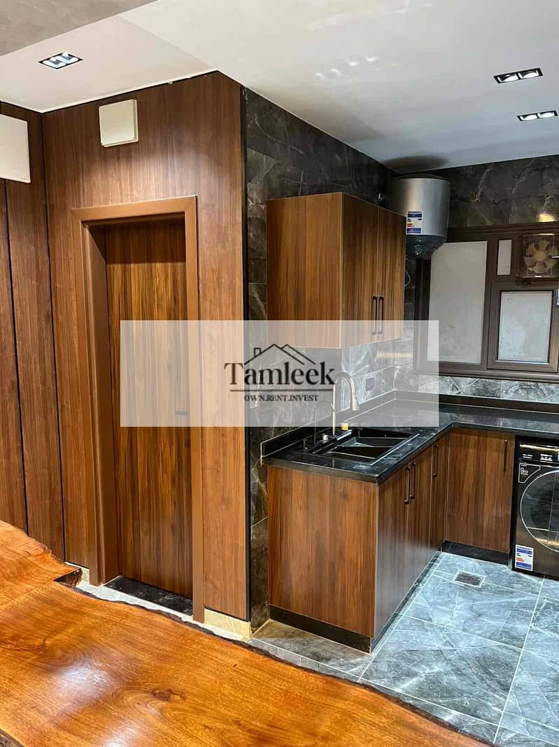 4 7cdf4c63-9553-4813-92eb-eefd1e2b515a. jpg