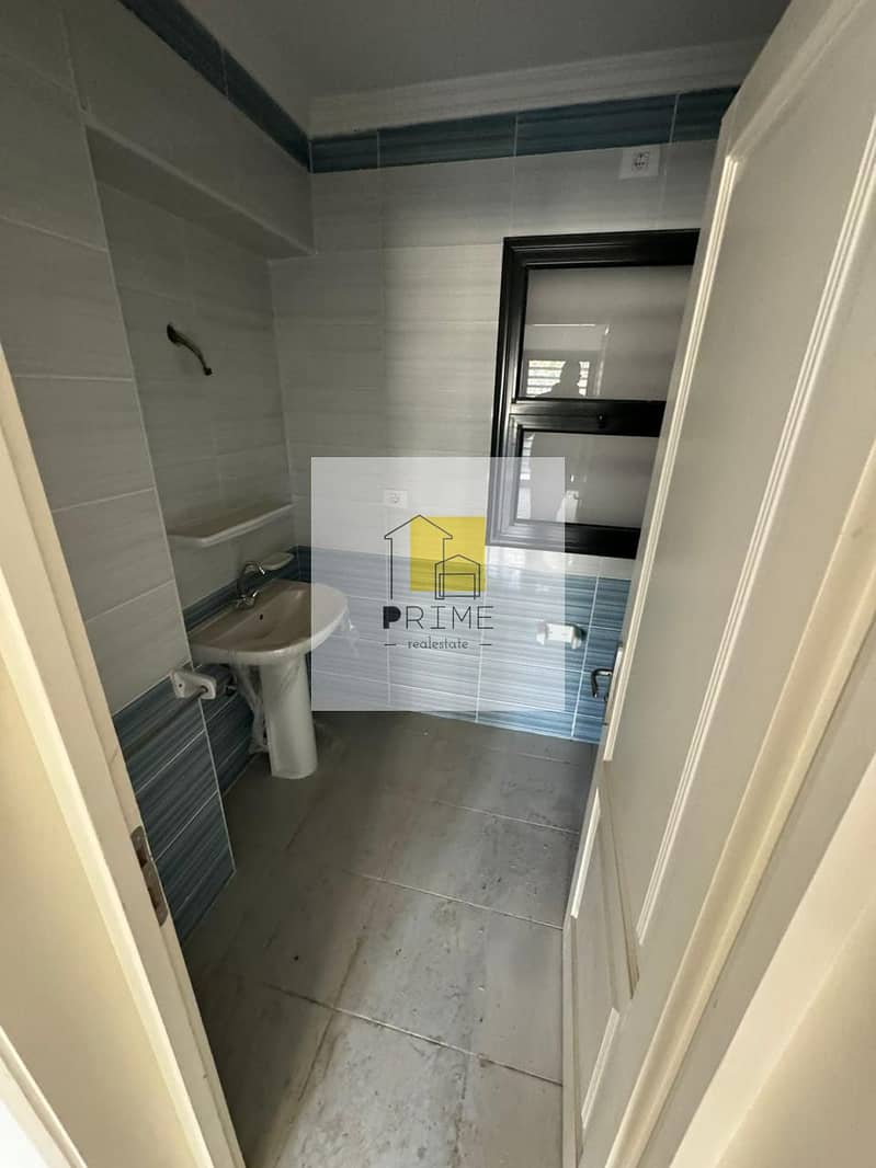 4 WhatsApp Image 2025-10-29 at 13.36. 04_e9328630. jpg