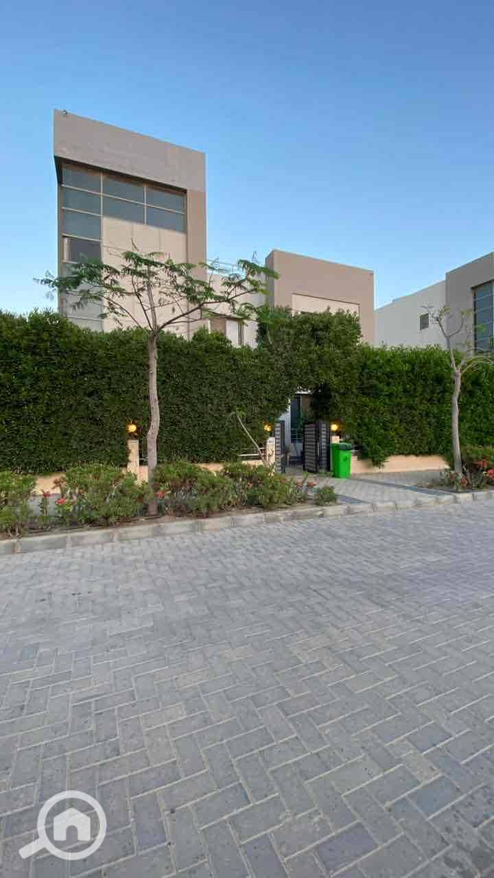 3 a97304d9-bb09-418e-8404-61d77a5c00a5. jpg