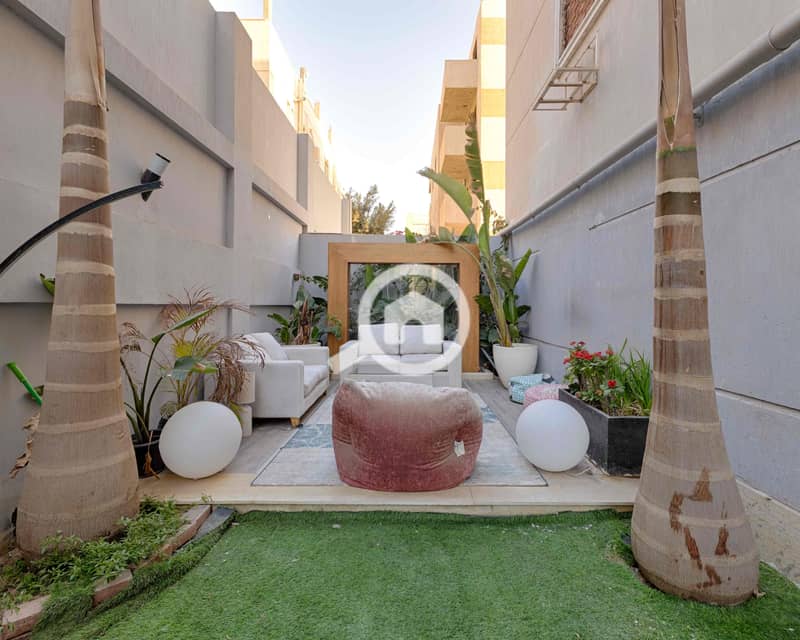 4 9ac84f79-757d-45fe-8d11-f862c183504a. jpg