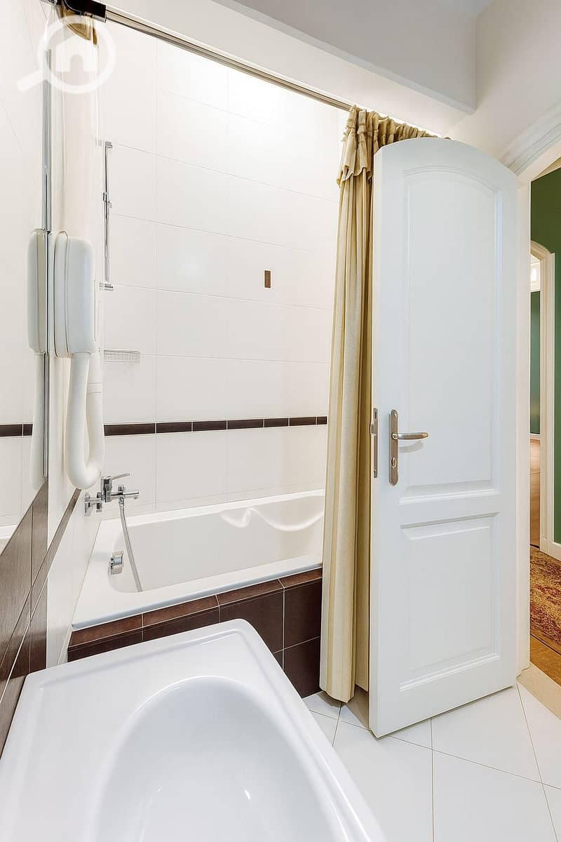 10 WhatsApp Image 2025-10-27 at 1.42. 36 PM. jpeg