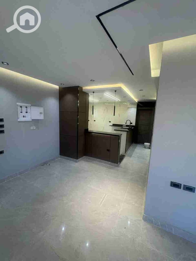 1000594383. jpg 1000594383. jpg