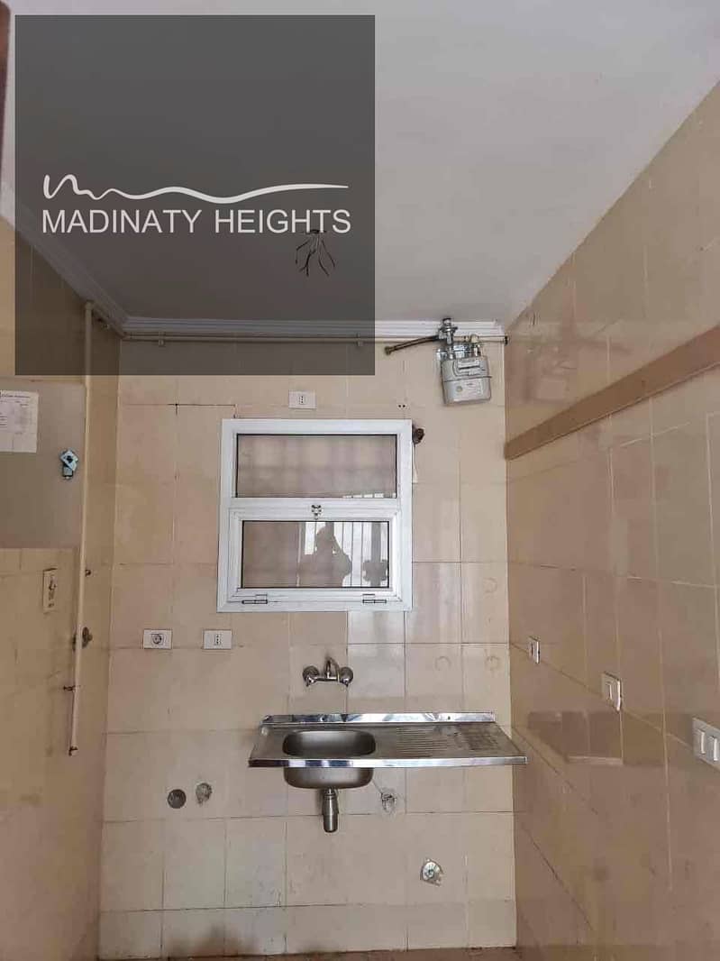 4 43017a87-6cc1-4c0e-b39b-dbc952e851e5. jpg