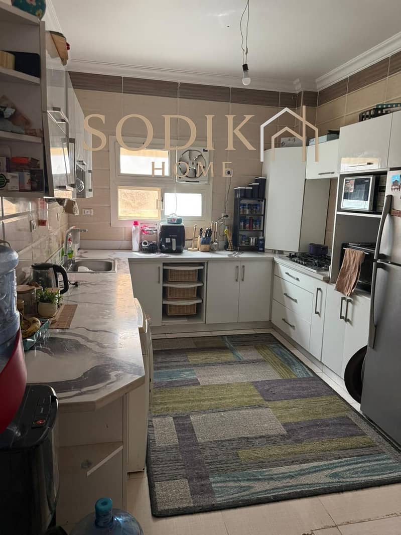 4 b9f225b0-69dc-4beb-8100-e6dd1ab0de87. jpg