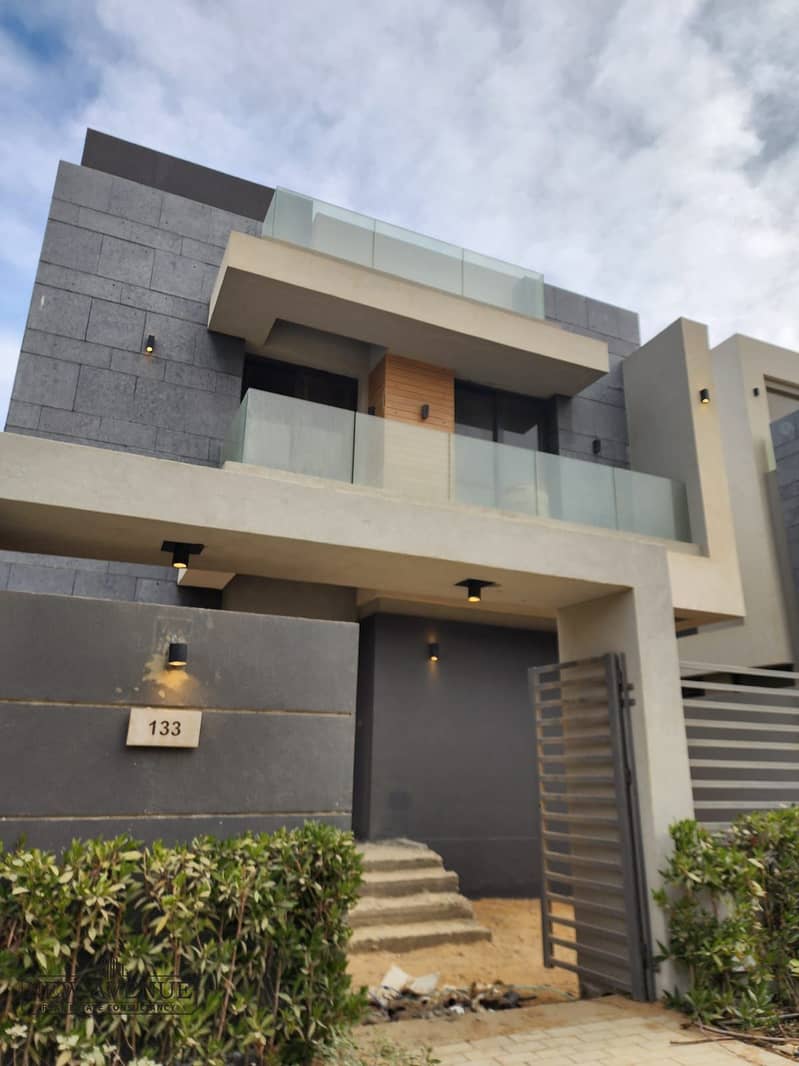 8 WhatsApp Image 2025-10-27 at 11.10. 08 PM (1). jpeg