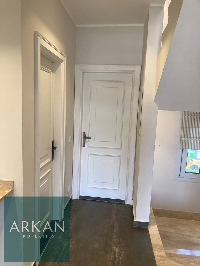 9 53fd8068-44a2-40bf-93bb-628917ab2edd. jpg