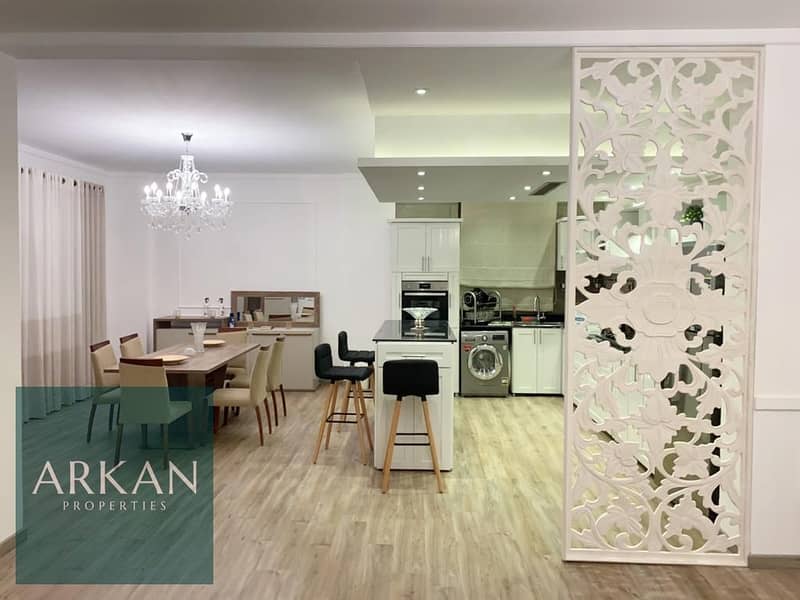 13 3283eeeb-d063-4c7c-8620-98379e3e6a28. jpg