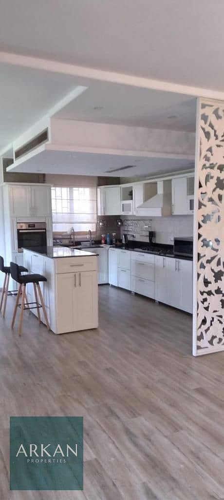 17 b7495b70-d72a-411a-a0df-52528b7d936a. jpg