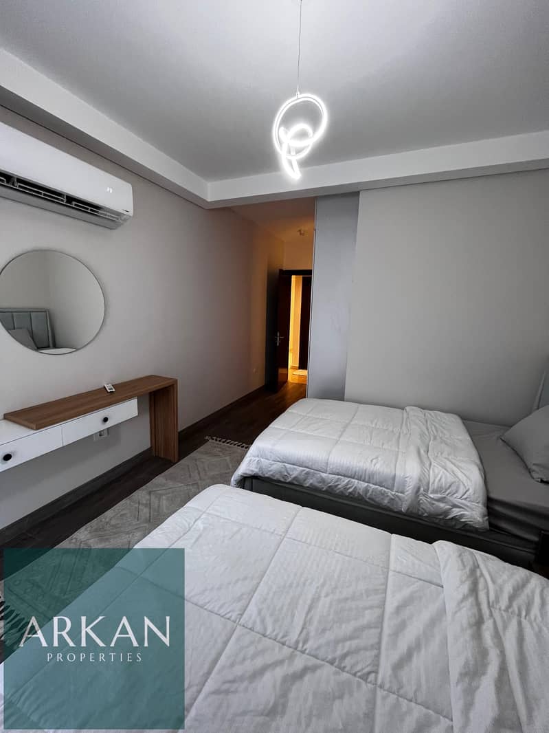 12 7e3f7cec-7d91-447e-ac1f-6769fe72261b. jpg