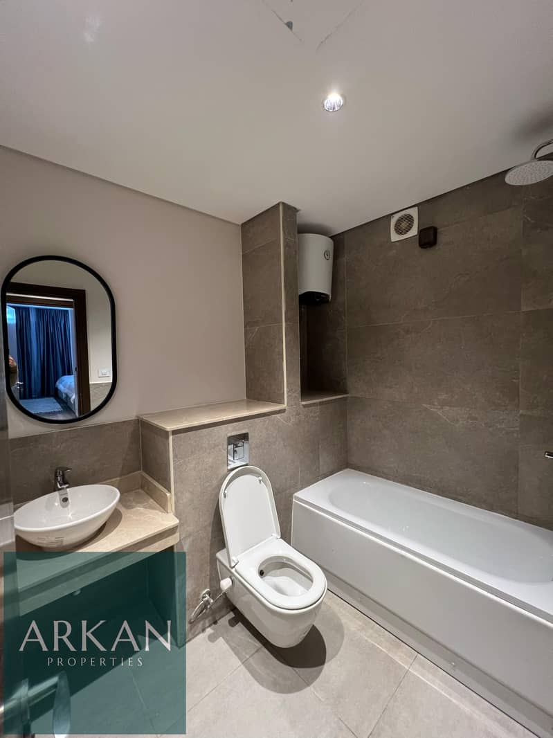 17 be71eee3-6b13-43e0-af9a-b0c31cc20e7d. jpg