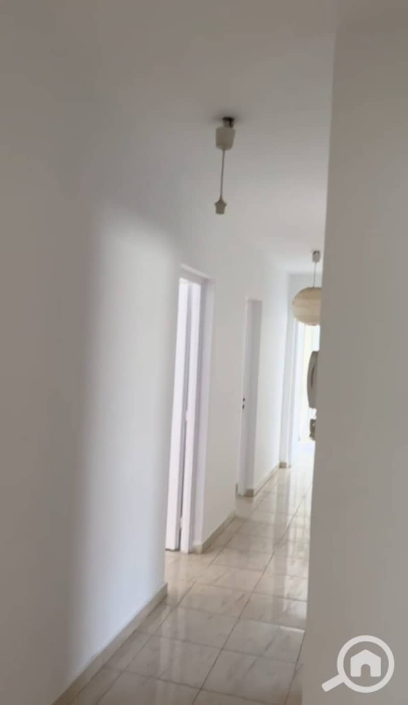 3 813566a4-53ff-42fd-9d82-061b64e9a5f9. jpeg