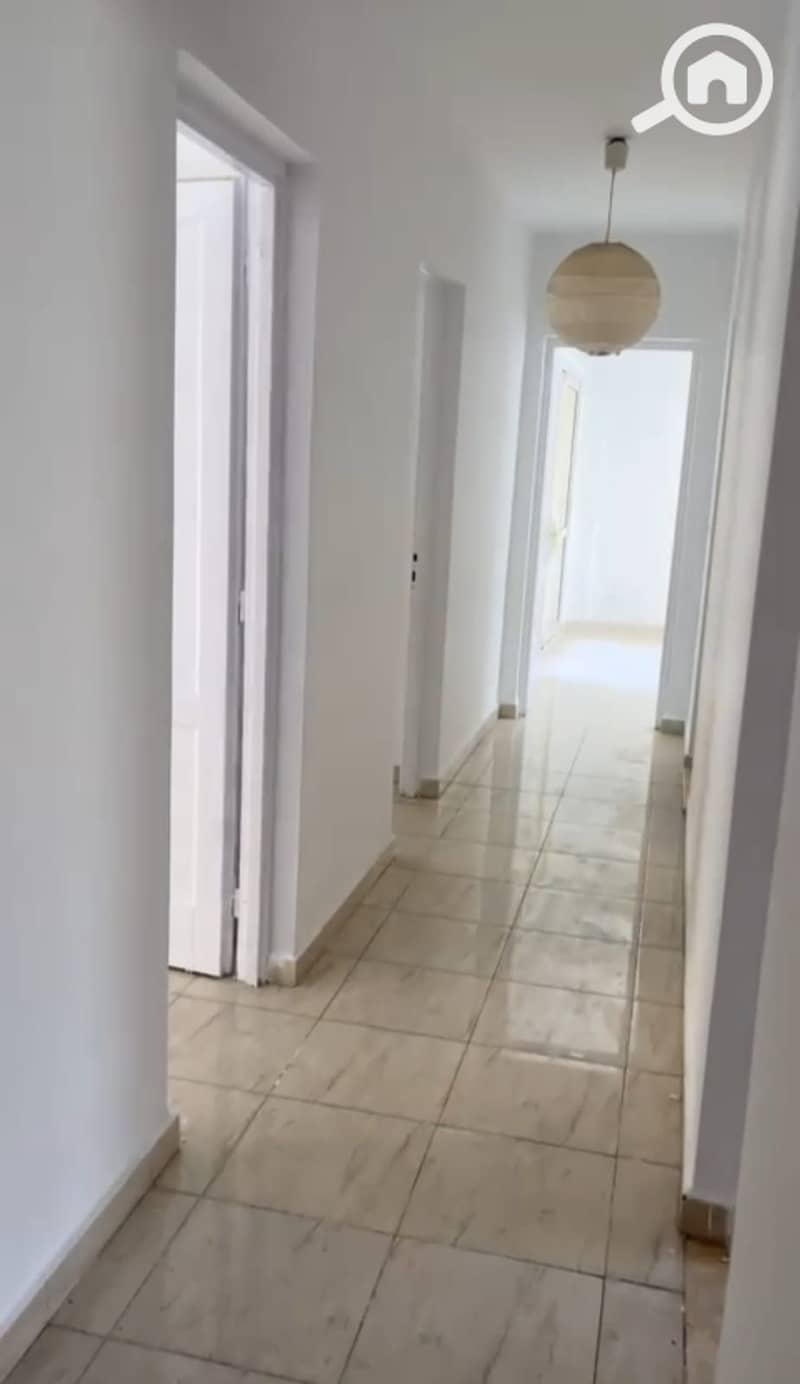 4 4ba746a3-4871-4c4e-b546-2782ab6b4b34. jpeg