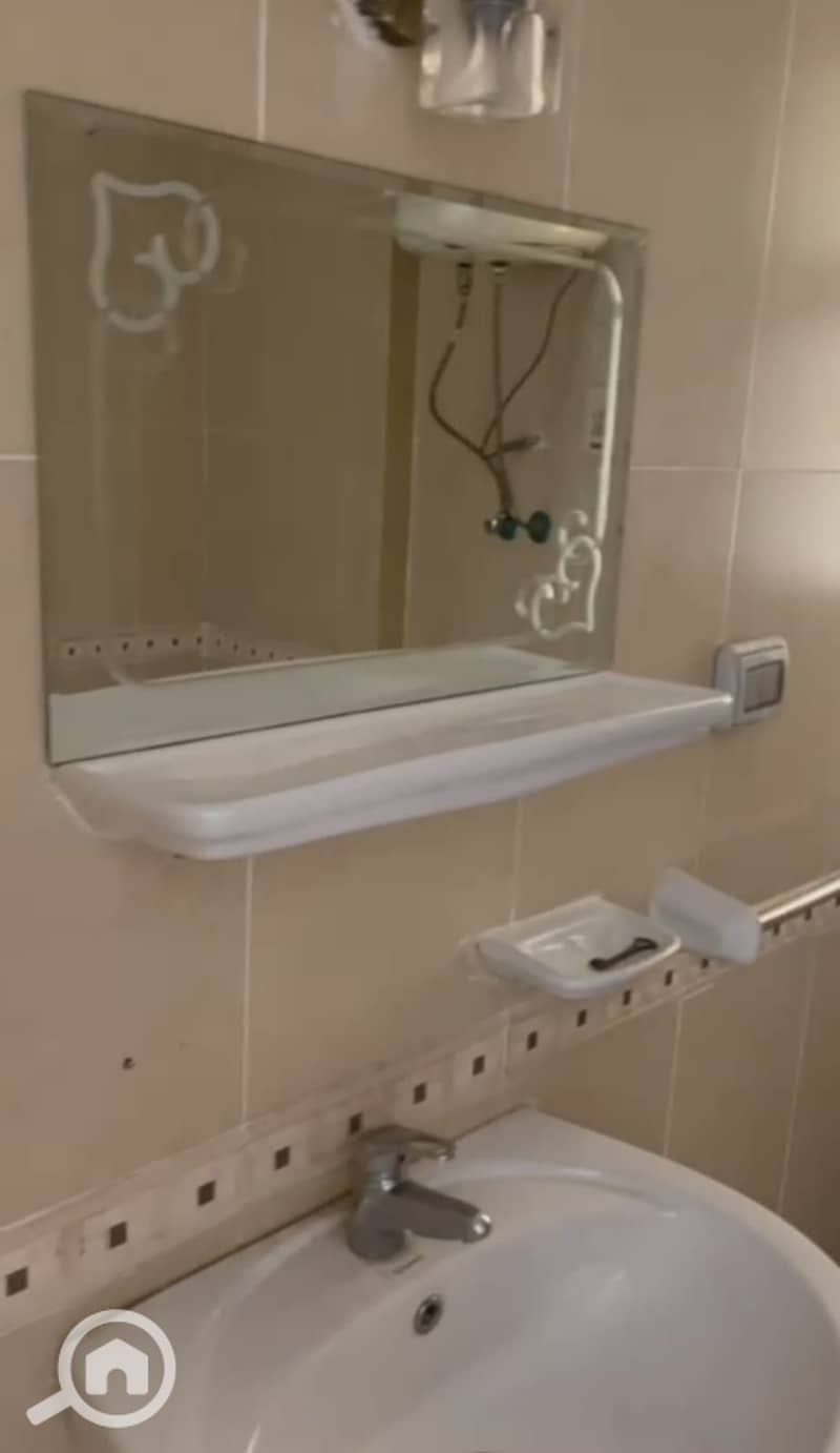 12 43f0e8b1-0faf-48b0-9521-05347e19a432. jpeg