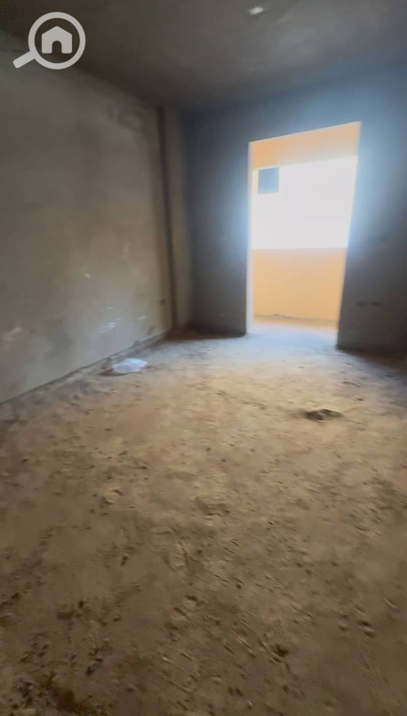 5 7dcef8e8-31c2-4c28-a9cc-48ff83b19e30. jpg