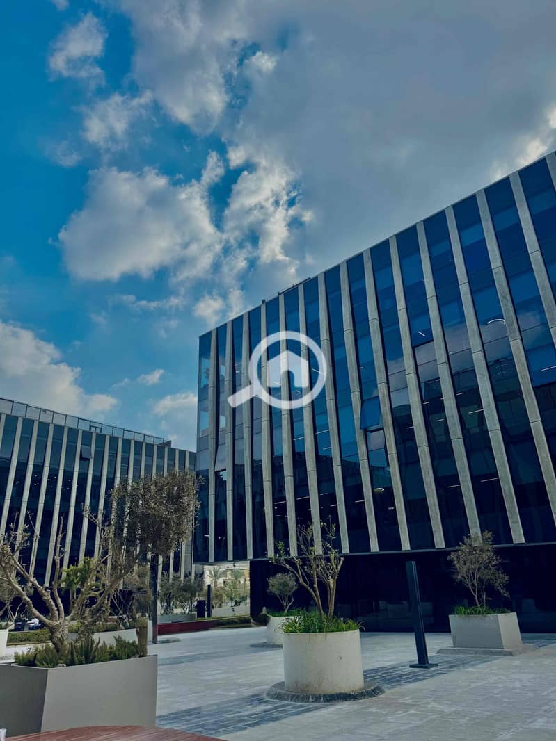 4 53469d3a-f640-42fa-9c3e-a790b529b790. jpg