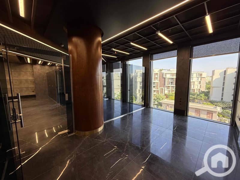 9 e79b34a6-d171-4e5e-8559-9705ed6d5fa2. jpg