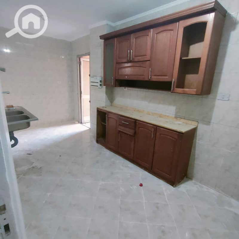 5 761a3b5d-1caf-4404-aac2-e2f84b569e73. jpeg