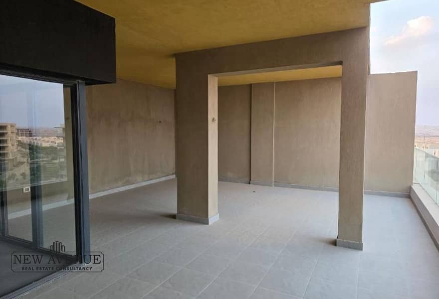 4 5e96bee2-ea74-4315-8784-ecb0c747c2d3. jpg