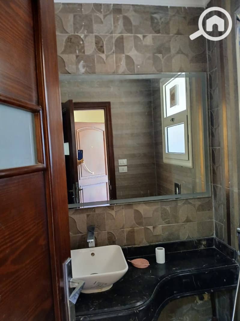 10 71c7414b-f131-4108-a01a-2a77639f7ce4. jpeg