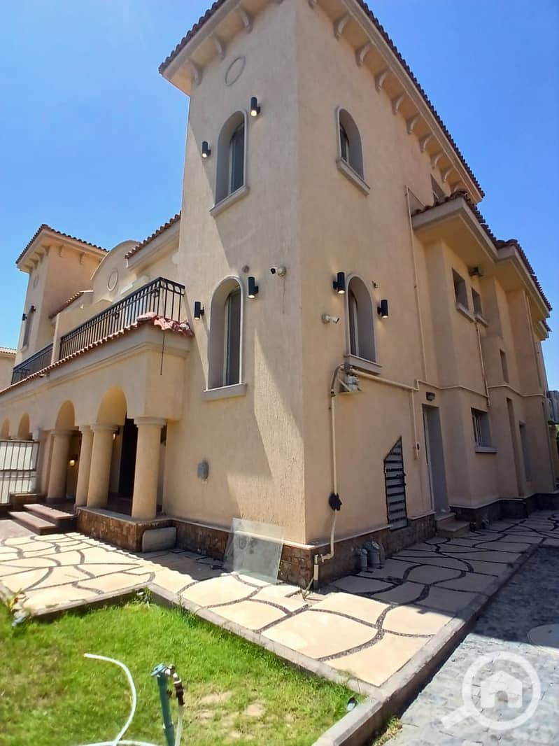 22 f28a4493-90e0-4de0-b311-44cf2cf9a1e2. jpeg