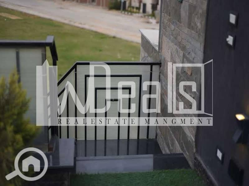 6 WhatsApp-Image-2025-10-20-at-11.44. 33-(1). jpg