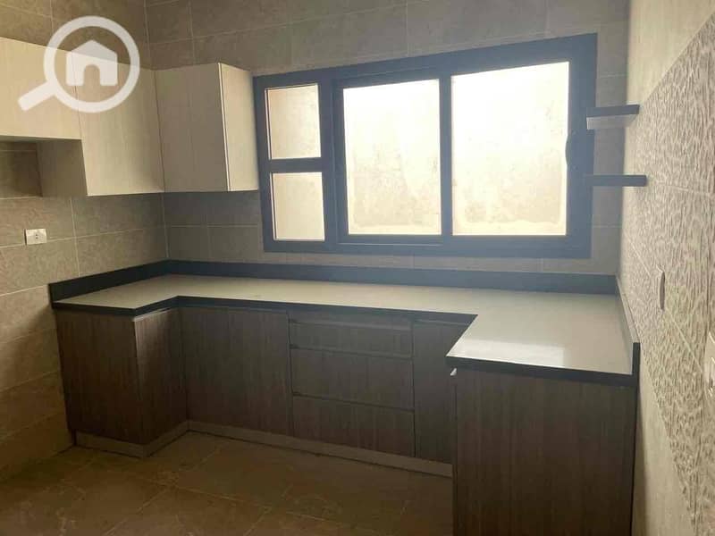 3 00fdfe99-a60e-4a1f-9583-ea9e4aa71d47. jpg