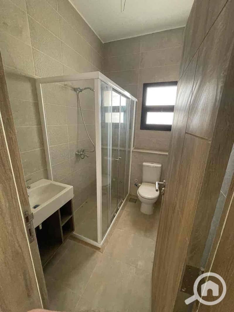 4 22da8a3f-fb77-4deb-bee8-30d28d93be2a. jpg