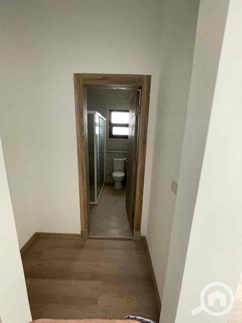 9 1a451fd2-2b73-434b-b3c5-ed1f491cf11e. jpg