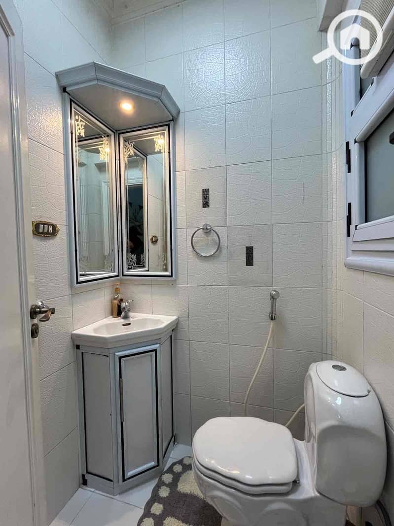 8 133a410a-6ffb-45c7-a05b-d909774b7ca5. jpg