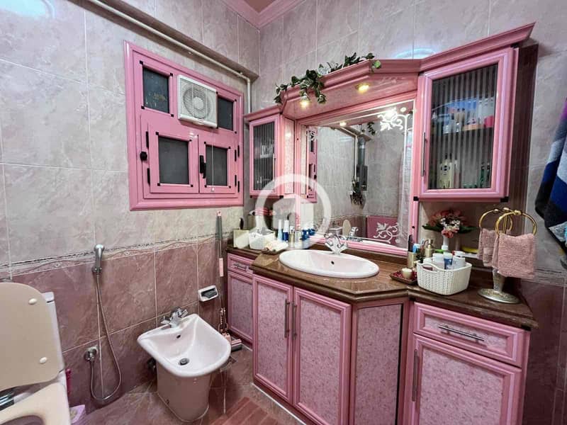 10 d4173c0b-0a2b-45d5-82c7-4fb03c24bdd4. jpg