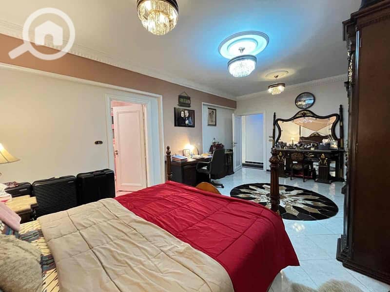 12 9c3326b4-66a3-45db-b7d0-fd716b258c25. jpg