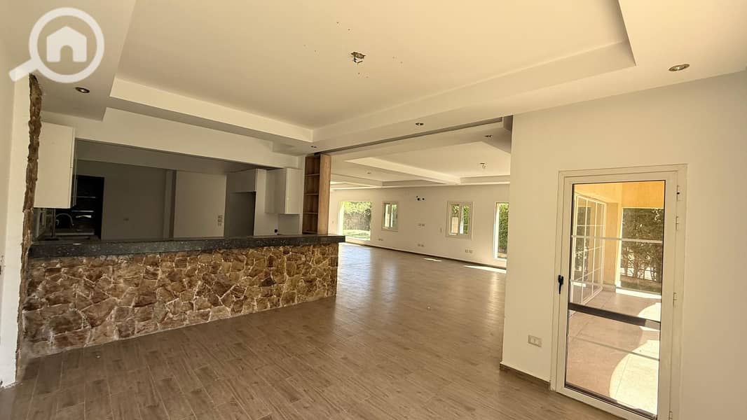 7 23d858fc-4950-4180-8a0a-a3d1b526441e. jpg