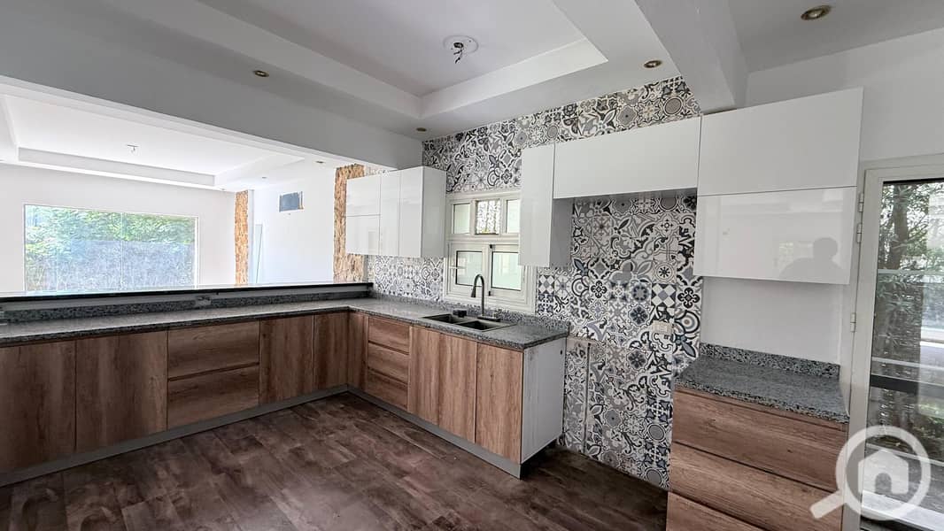 14 fe514d49-a8c8-4f7a-8e8f-7a6b91c74ee2. jpg