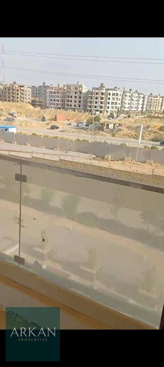 2 e08c9006-3f94-485f-a5ef-5a9542f3fa66. jpg