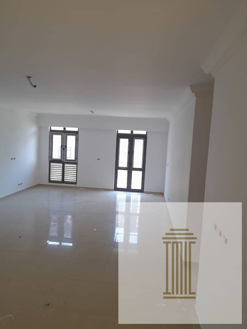 3 c033d6ec-9363-46e7-9267-c8dff4fa624b. jpg