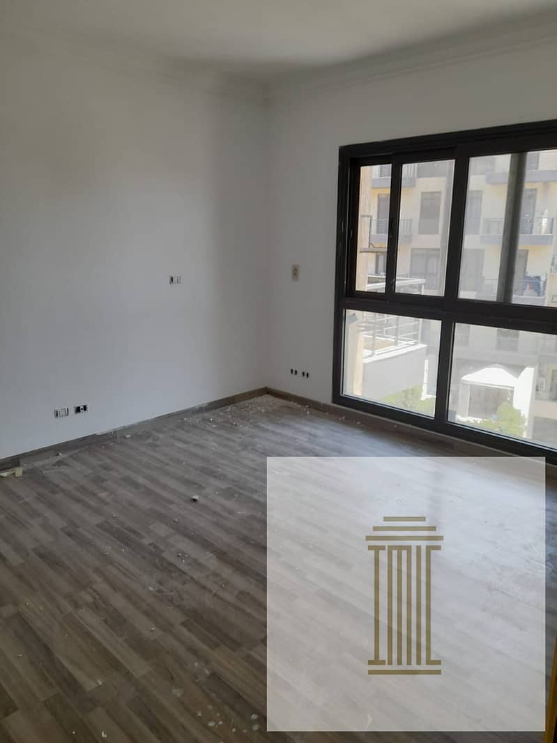 4 9d420eca-9e72-489e-a2ad-7f19079fe1f3. jpg