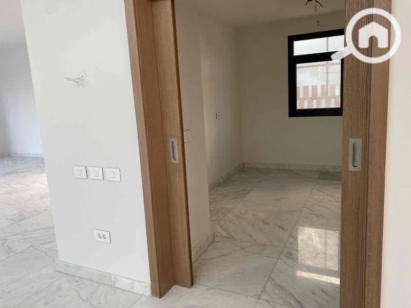 2 e72ec199-171f-453f-9af9-b4d2f7c970c6. jpg