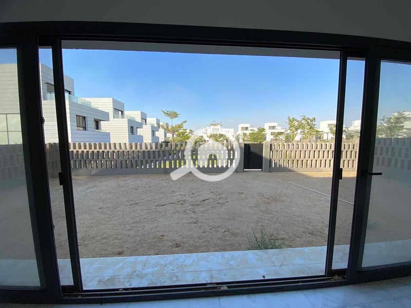 6 5be24401-9b18-40b0-ad35-8d1bec3b9248. jpg