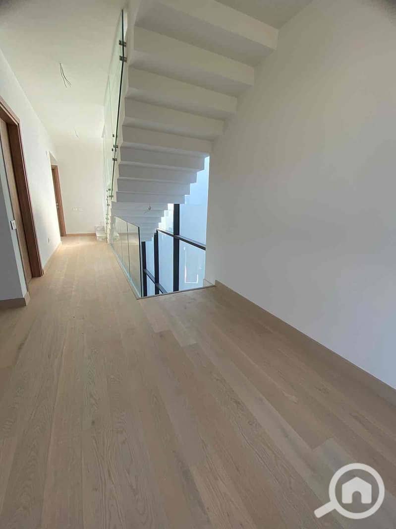 10 cea66eee-7dca-4c00-ab3c-464c1554e856. jpg